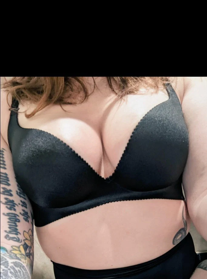 L U X X X profile banner
