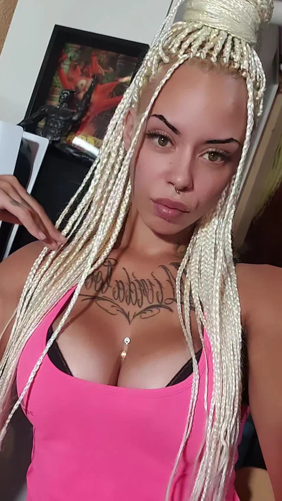 🔥 CUSTOM VIDS 🔥's avatar