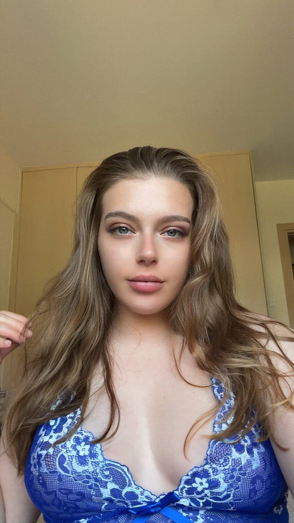 EmStrips / Em Johnson♡