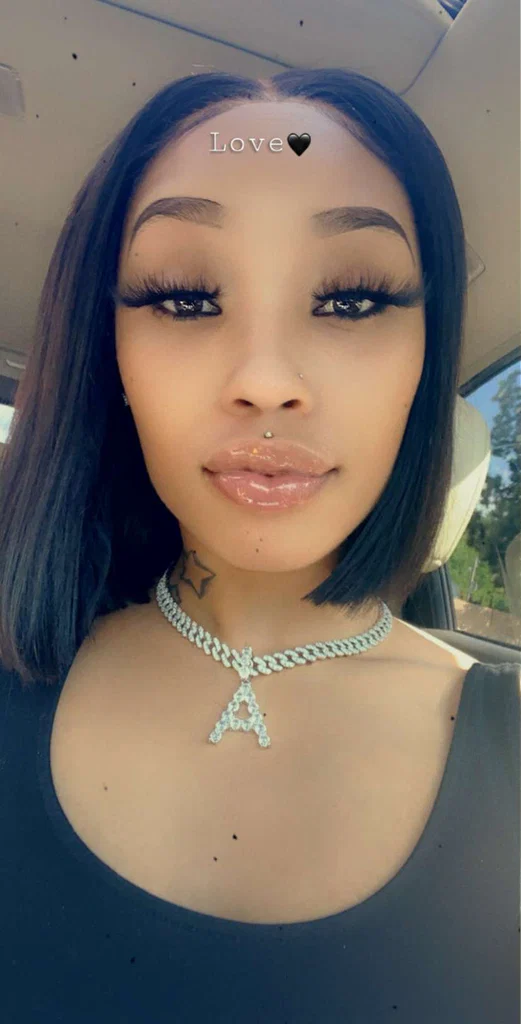 Rosegold's avatar