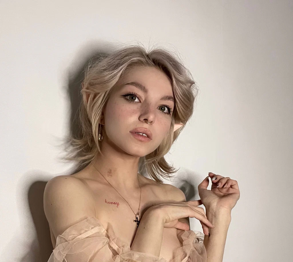 Lina Fox's avatar