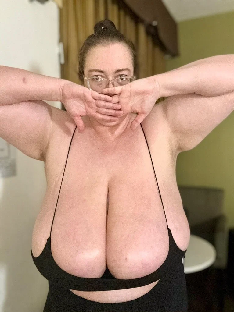 40P titties FREE 🍒 Judy Jugs