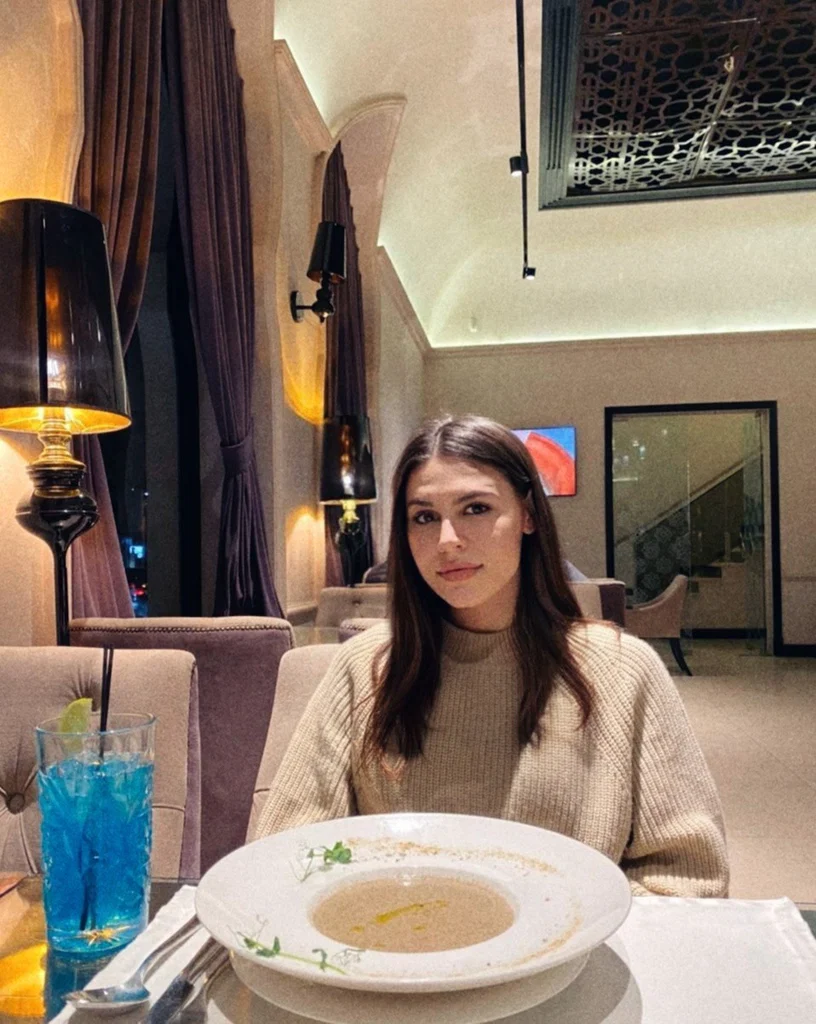 Sabrina's avatar