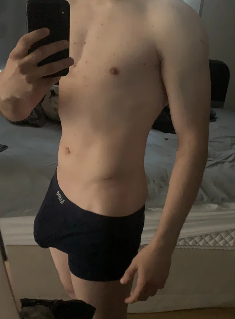 White n hot boy's avatar
