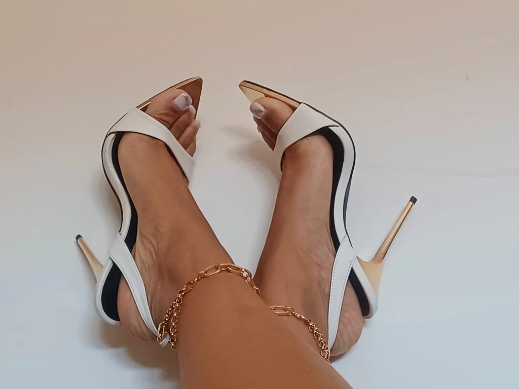 Anna Bella's avatar