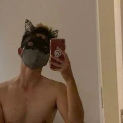 Dennis Hu's avatar