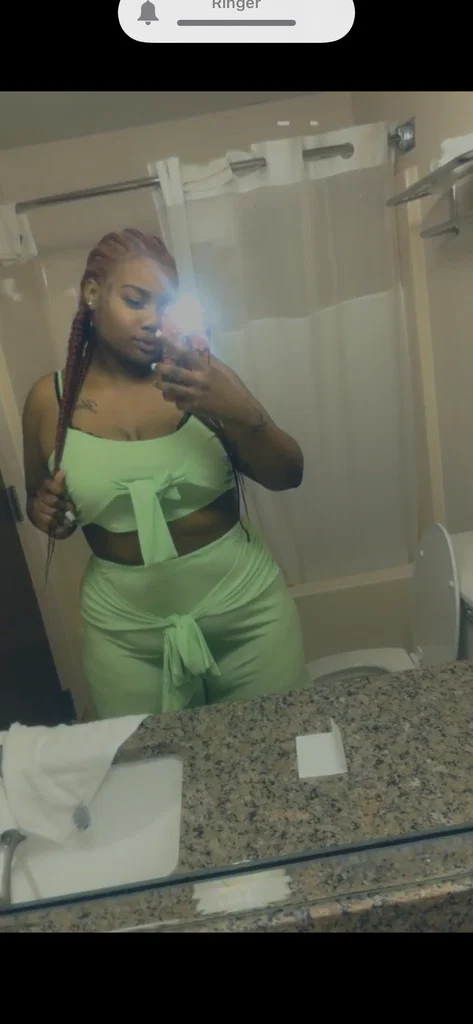 JuicyTee 🍒💦😏's avatar