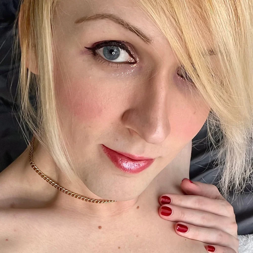 ellie exx's avatar