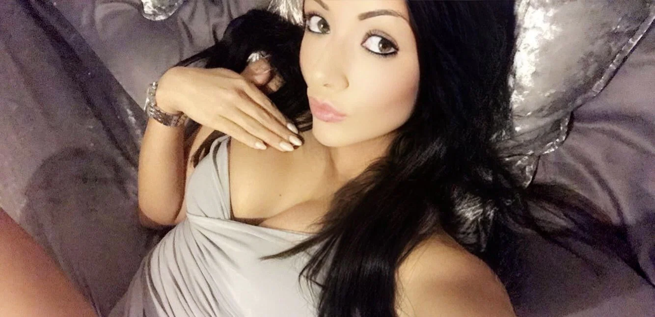 Alluring Alysha profile banner