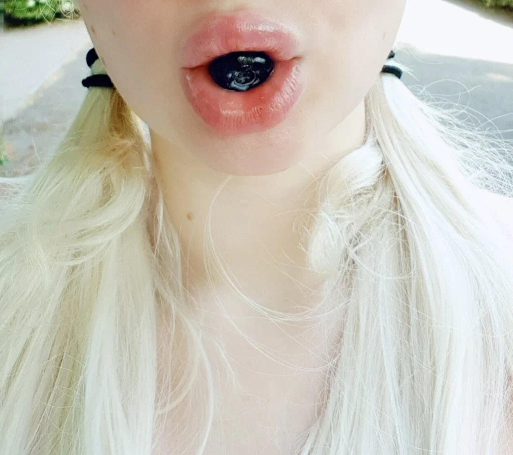 ♡ D o l l ♡'s avatar
