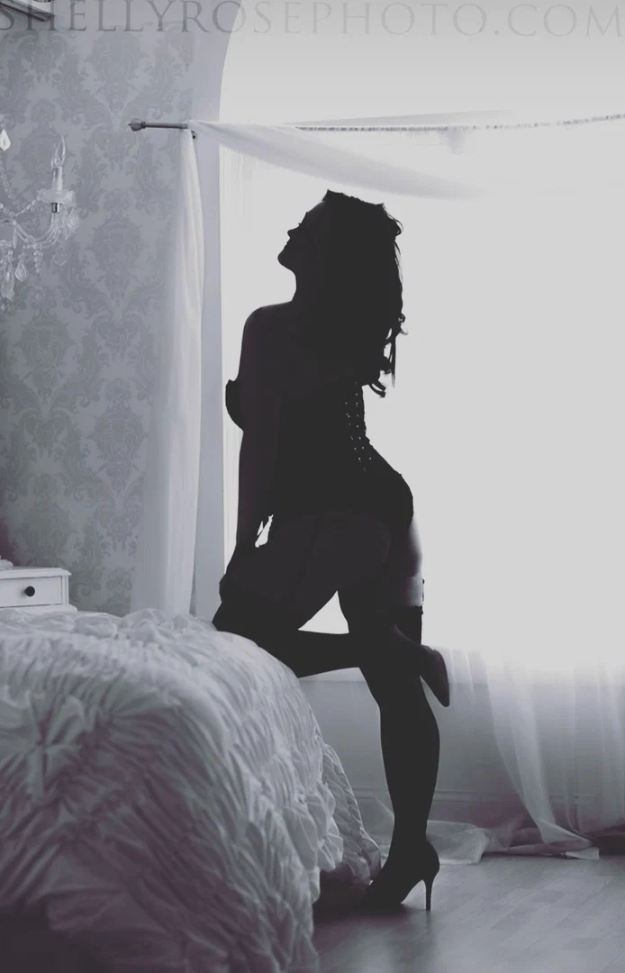Hawtmommie18 profile banner