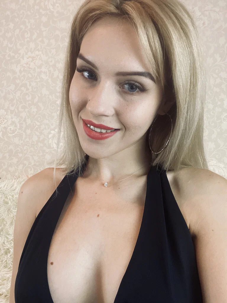 Emily Red's avatar