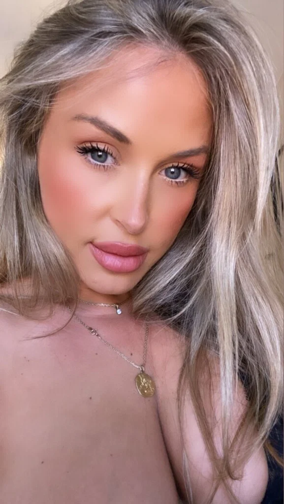 BLONDIEROSE 🇬🇧❤️'s avatar