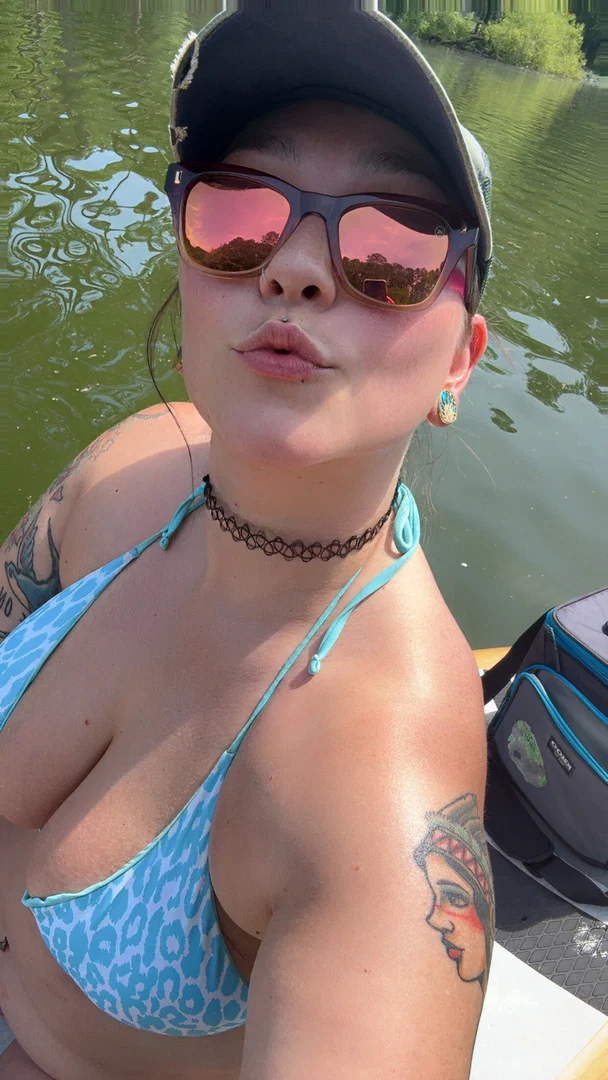 Your wettest dream girl🤤 profile banner