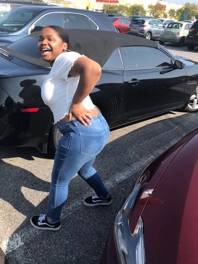 Dessy.🥵 profile banner