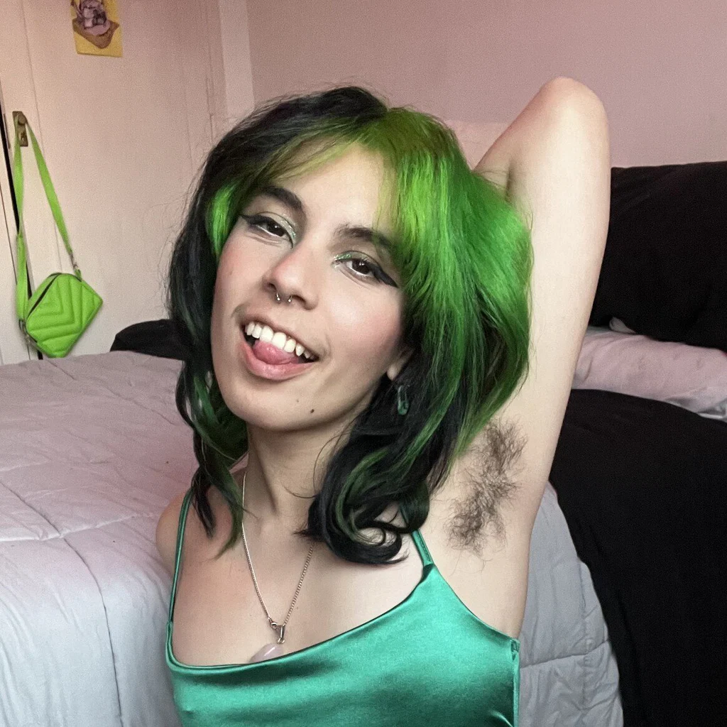 Hairy Hellena 💚