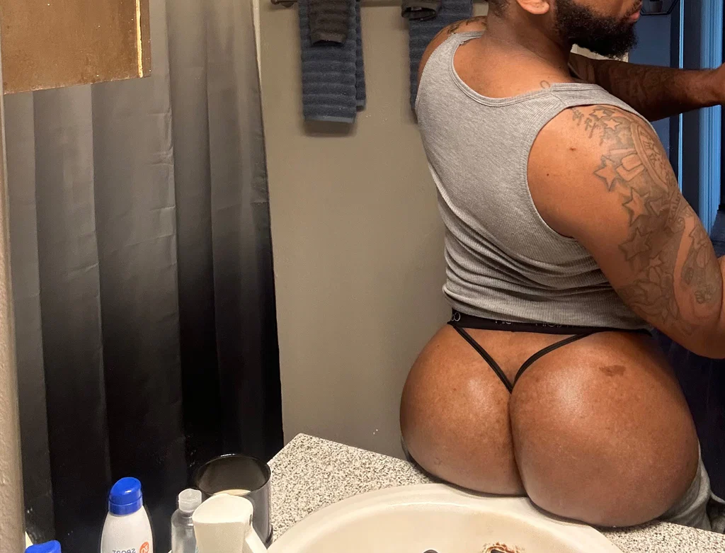 Slim Waist, Fat 🍑 ->Cakesondeckk✨