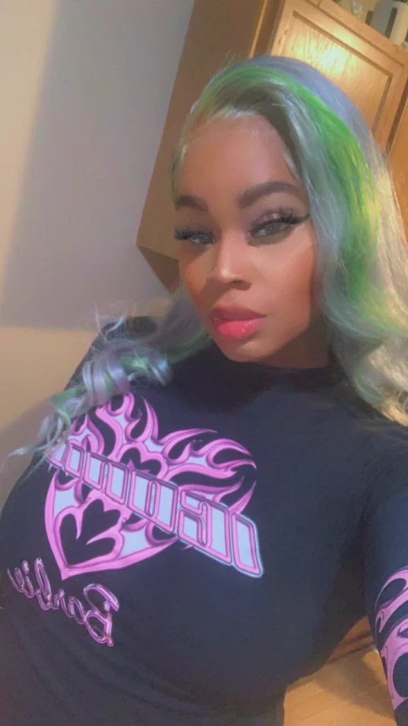 Devour Diva's avatar