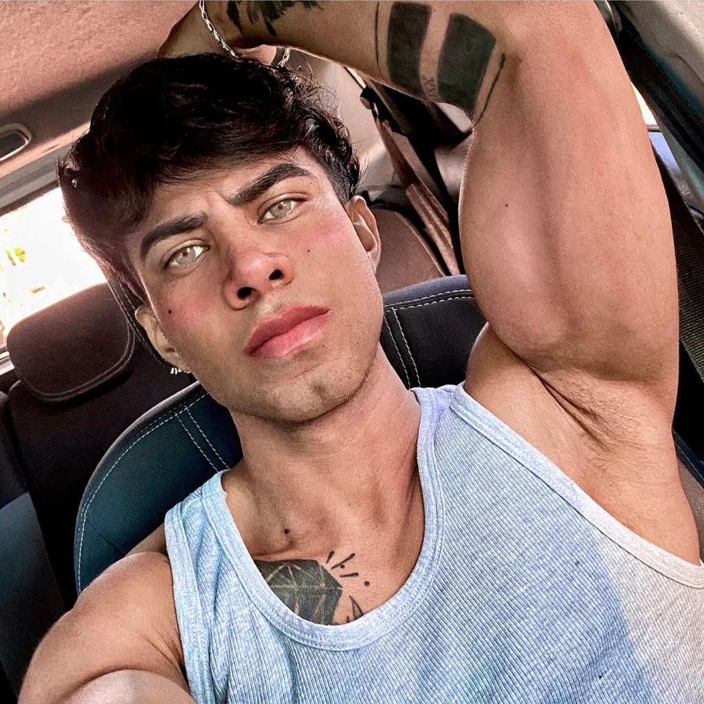 🌟ENRIKE🌟's avatar
