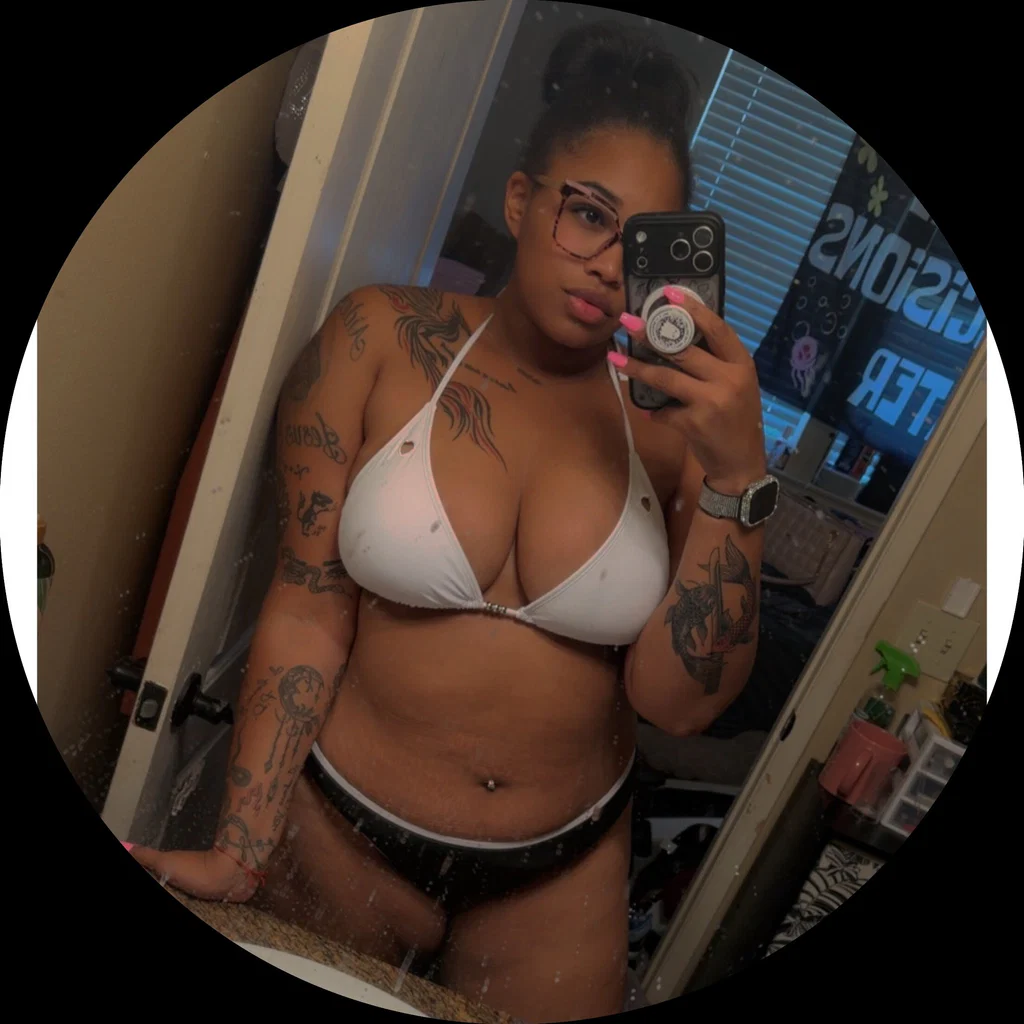 Chyna Raee's avatar