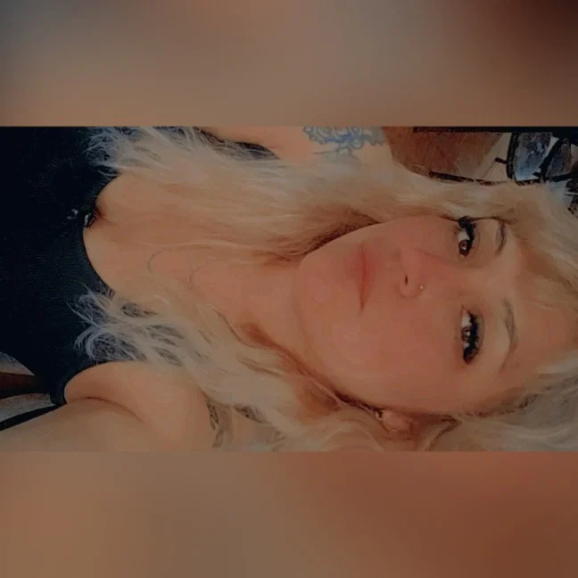Yummi_ hot βπ₯ profile banner
