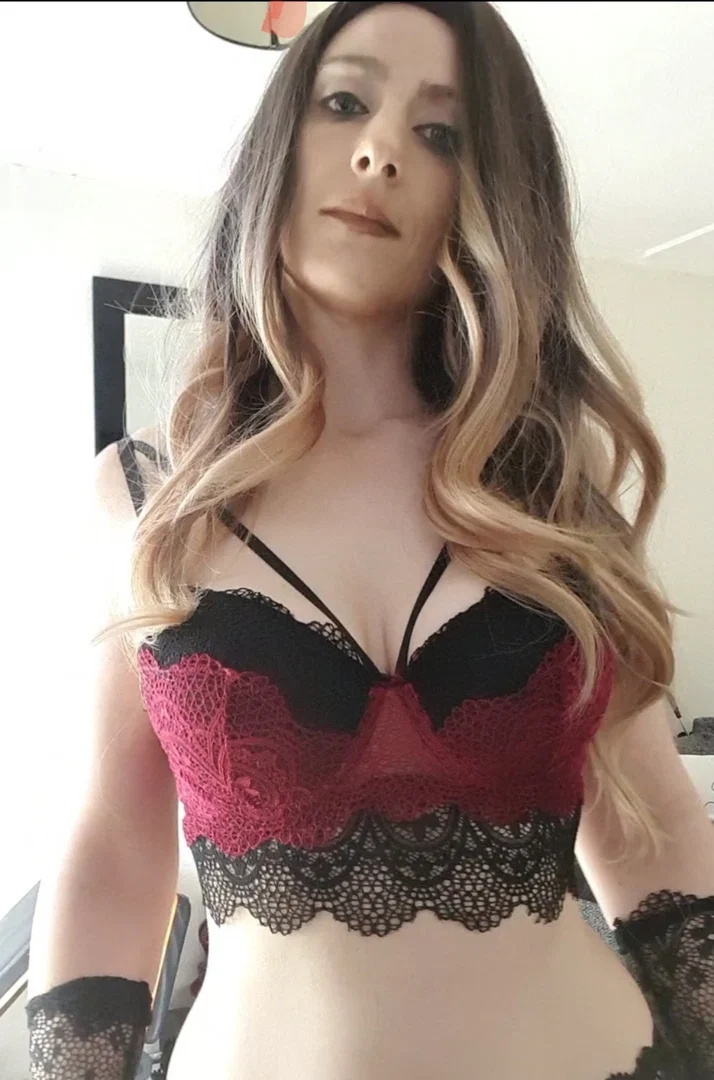Petite Rose profile banner
