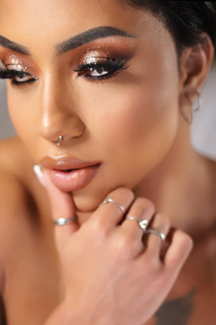 Lola Coutt profile banner