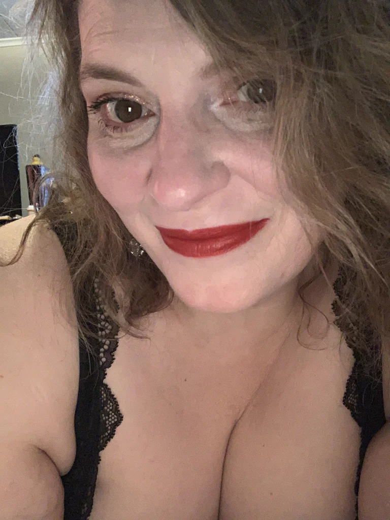 fluffyhawtmama's avatar