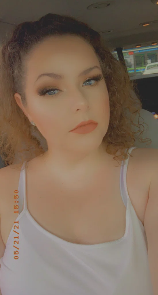 Erin Nicole's avatar