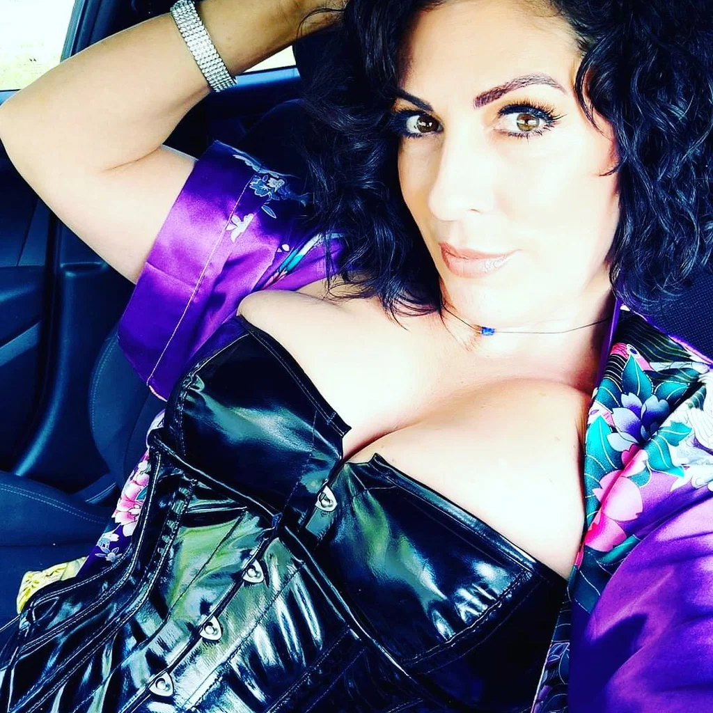 Mistress Sinn's avatar