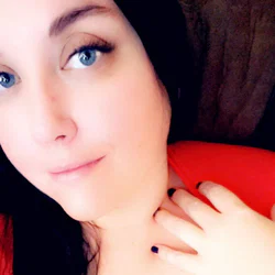 Miss SnuggleBuns's avatar
