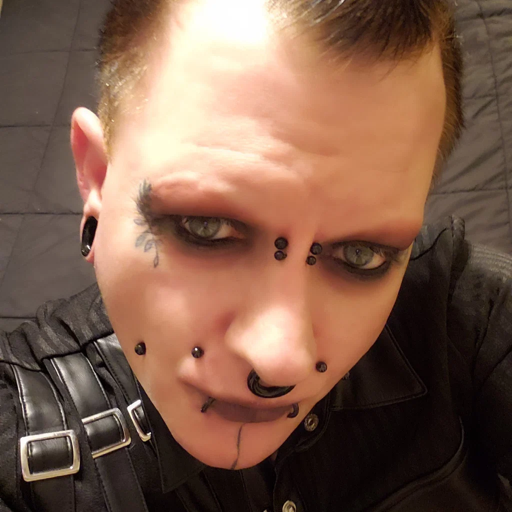 x.dadbodgoth.x's avatar