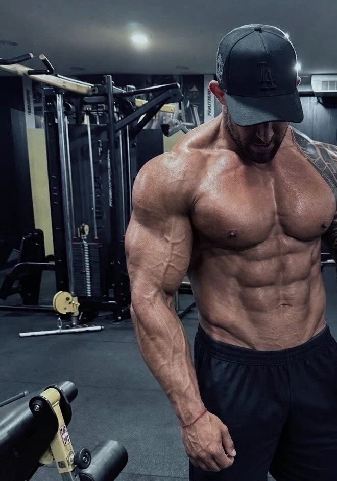 MuscleGiant's avatar