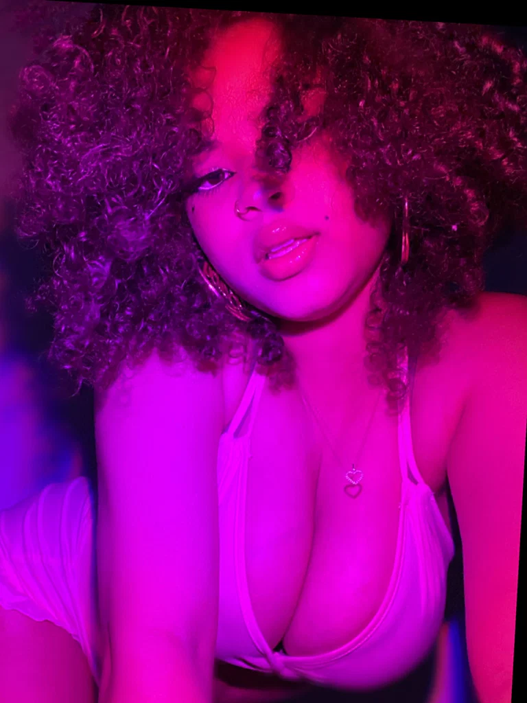 Gia Gold's avatar