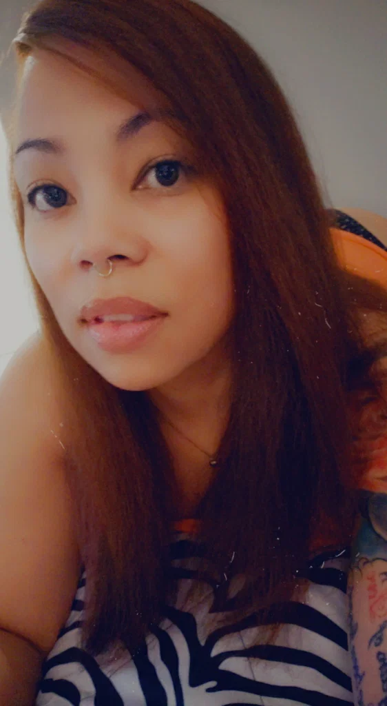T L A's avatar