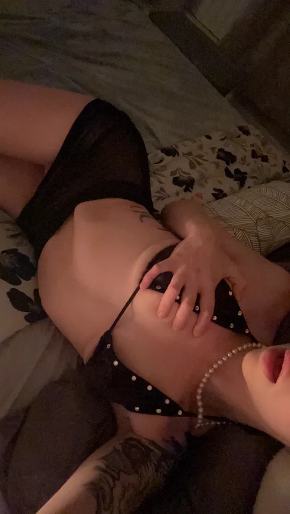 Adrianna's avatar