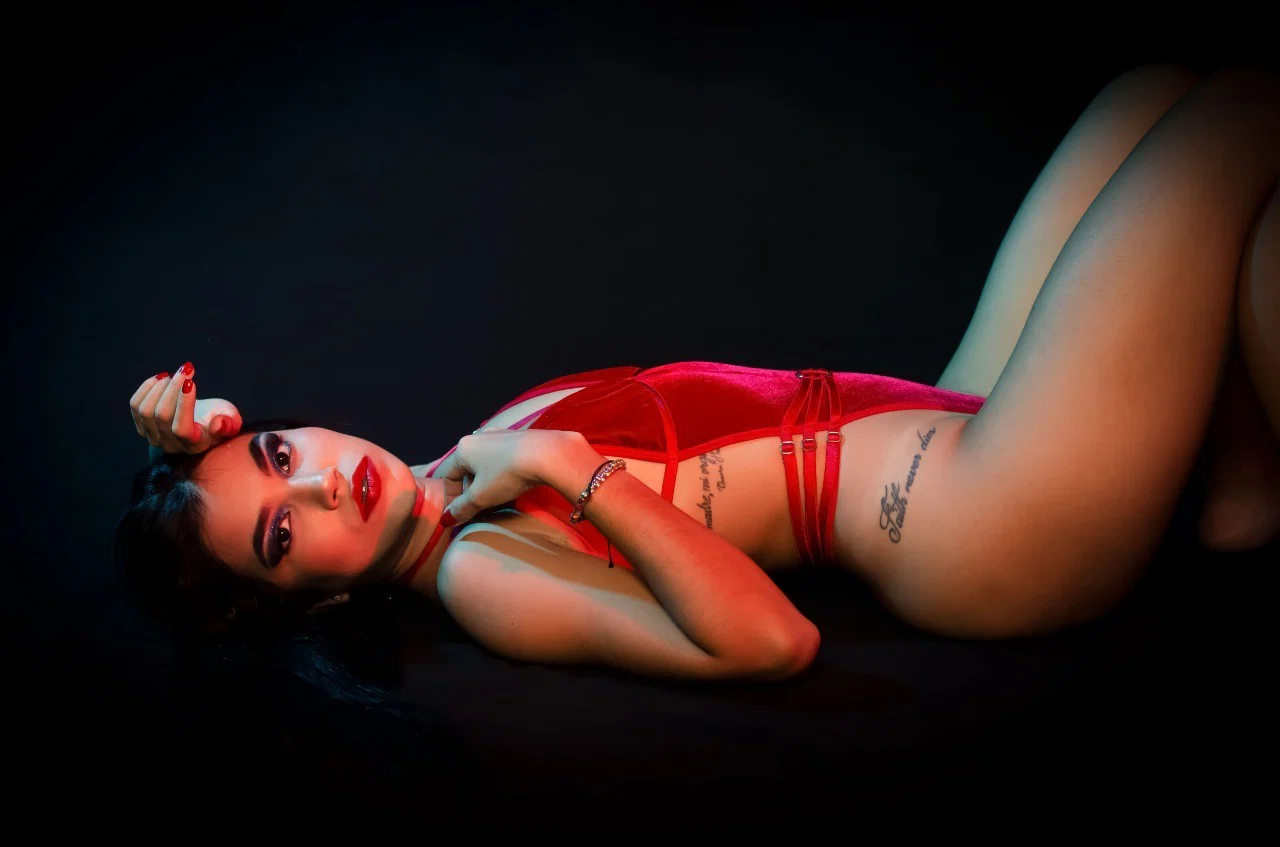Lia Latina profile banner