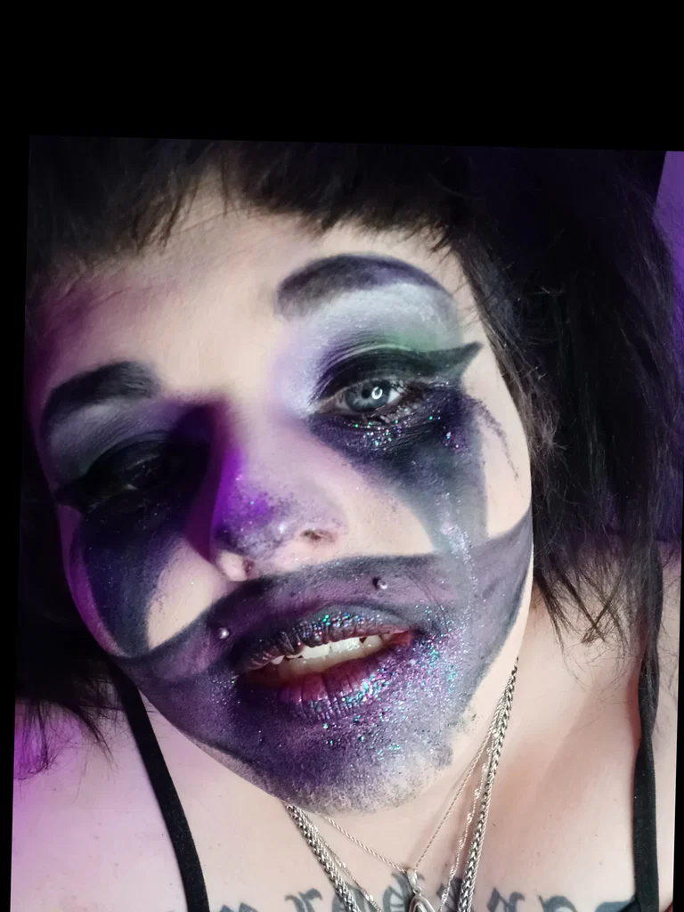 Luci(fer)'s avatar