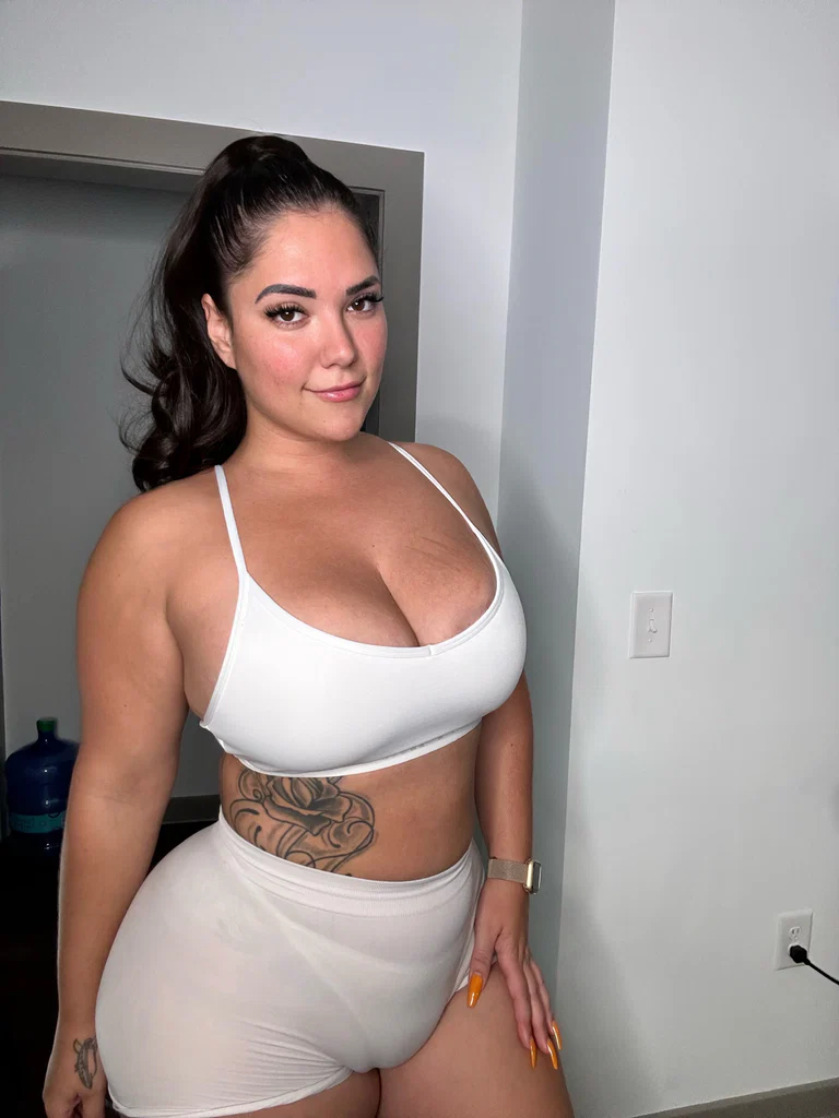 Mila Valentina's avatar