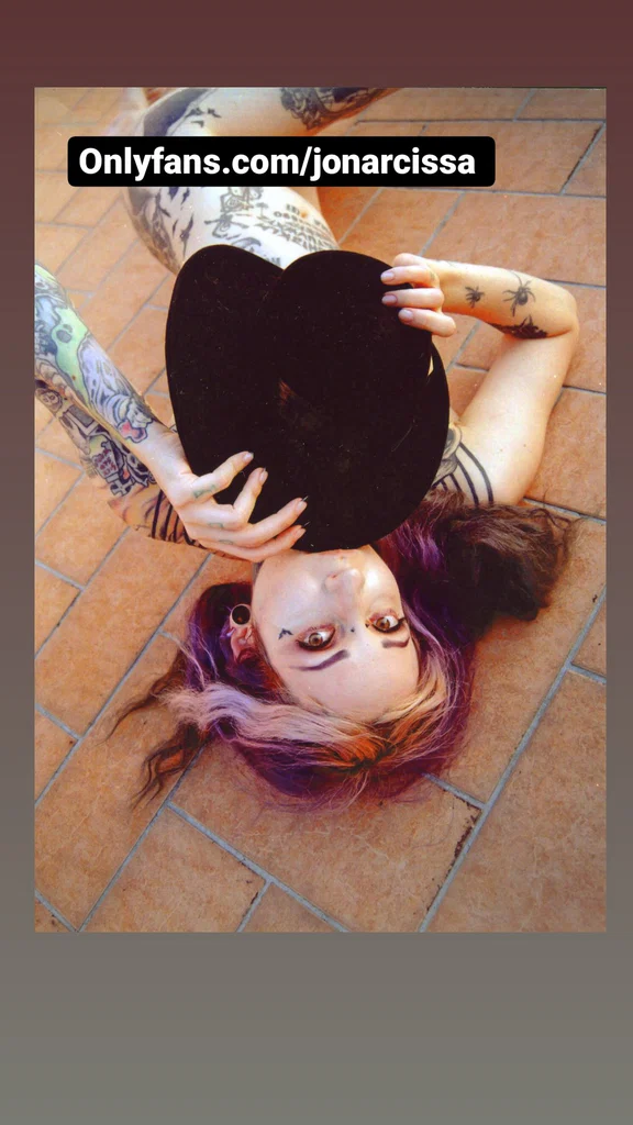 SPH Stripper and sexting tattooed goth's avatar