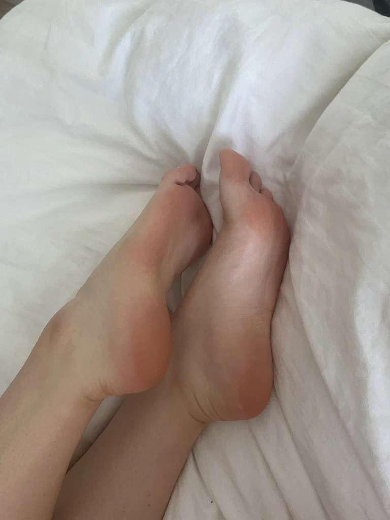 Feet of Finnish's avatar