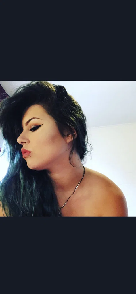 Britni Moonstone's avatar