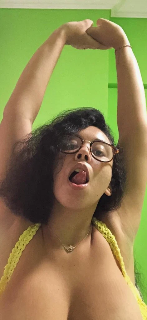 Maria Costa's avatar