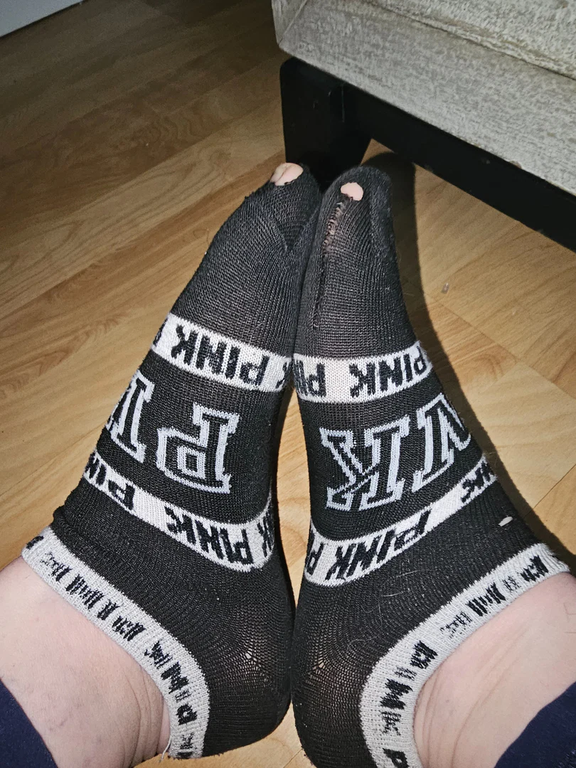 Krystal Rose🧦🦶 profile banner