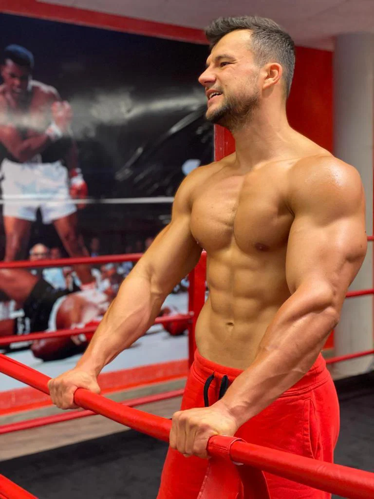 Hot Fighter Raul's avatar