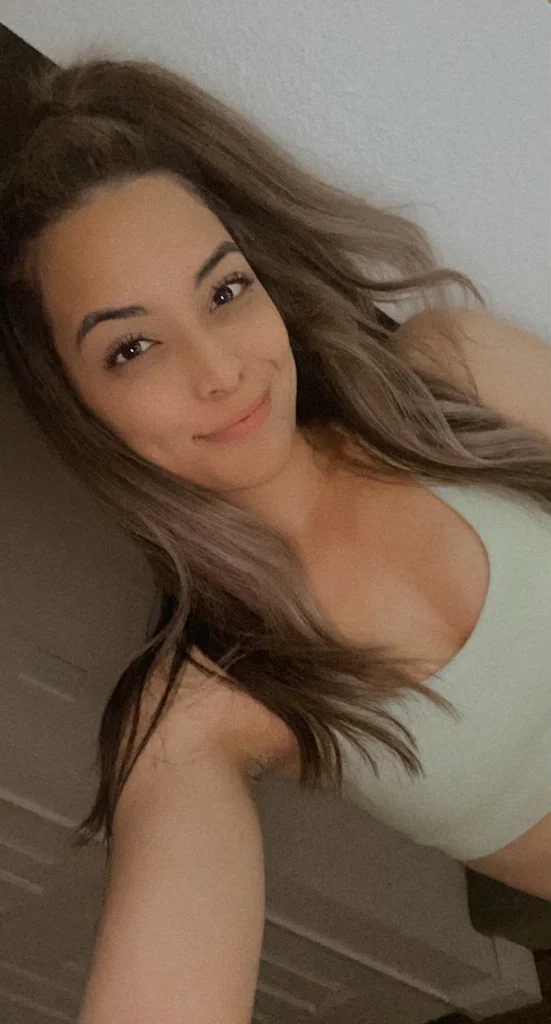 Chrissy Q's avatar