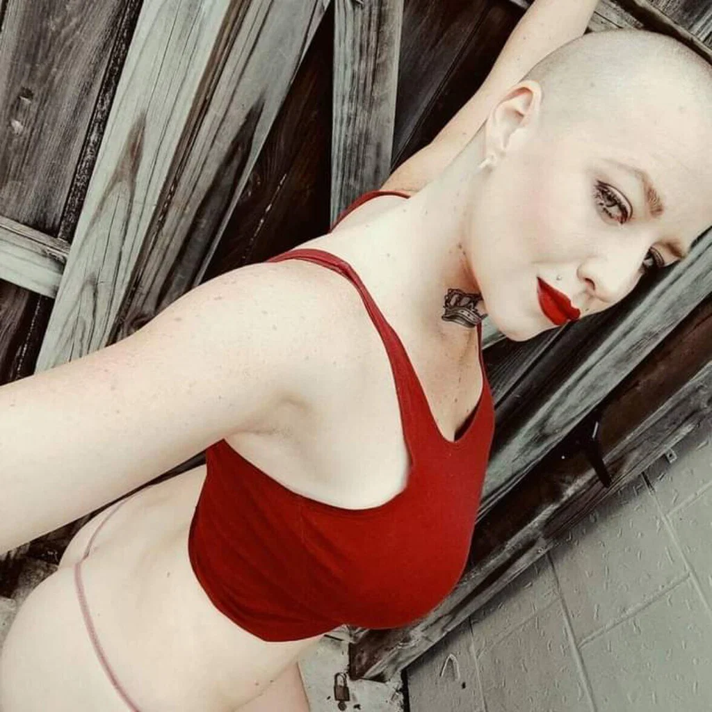 Domina Syxx