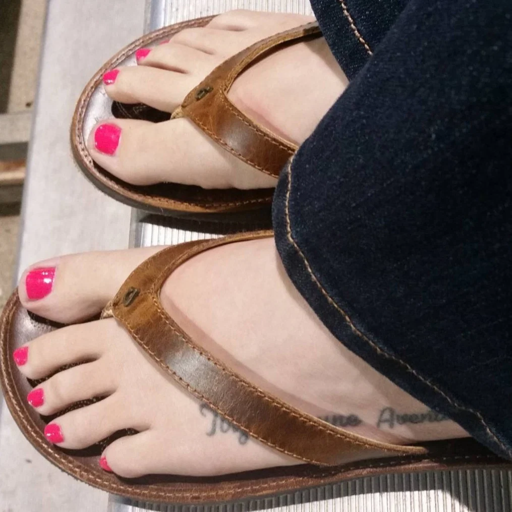 Mrs. Sweet Feet's avatar