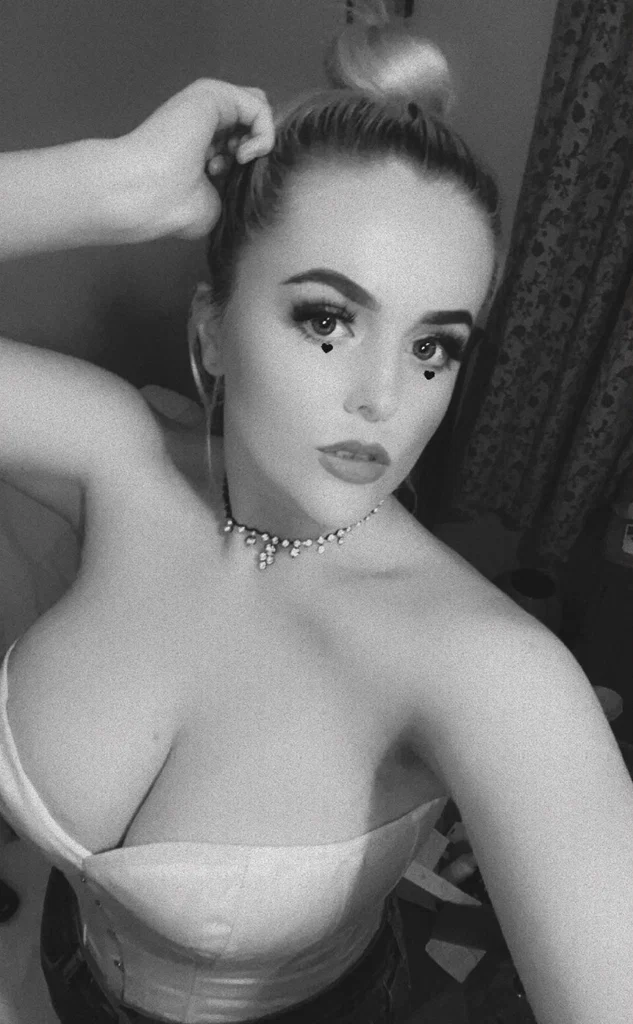 Princess 🌹👑's avatar