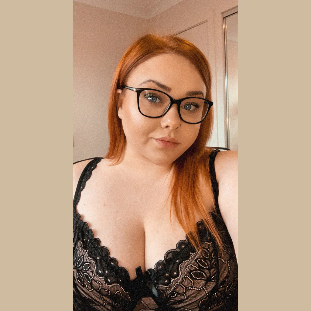 Miss Sarah's avatar
